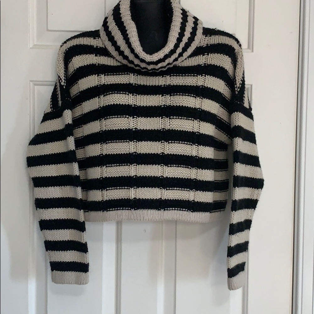 Short chunky black and white stripe sweater